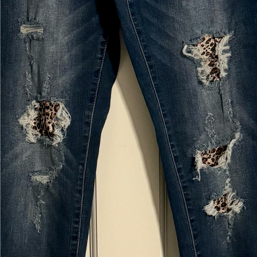 Judy Blue Distressed Skinny Jeans with Leopard Print Patches size 9/29 - Picture 4 of 5